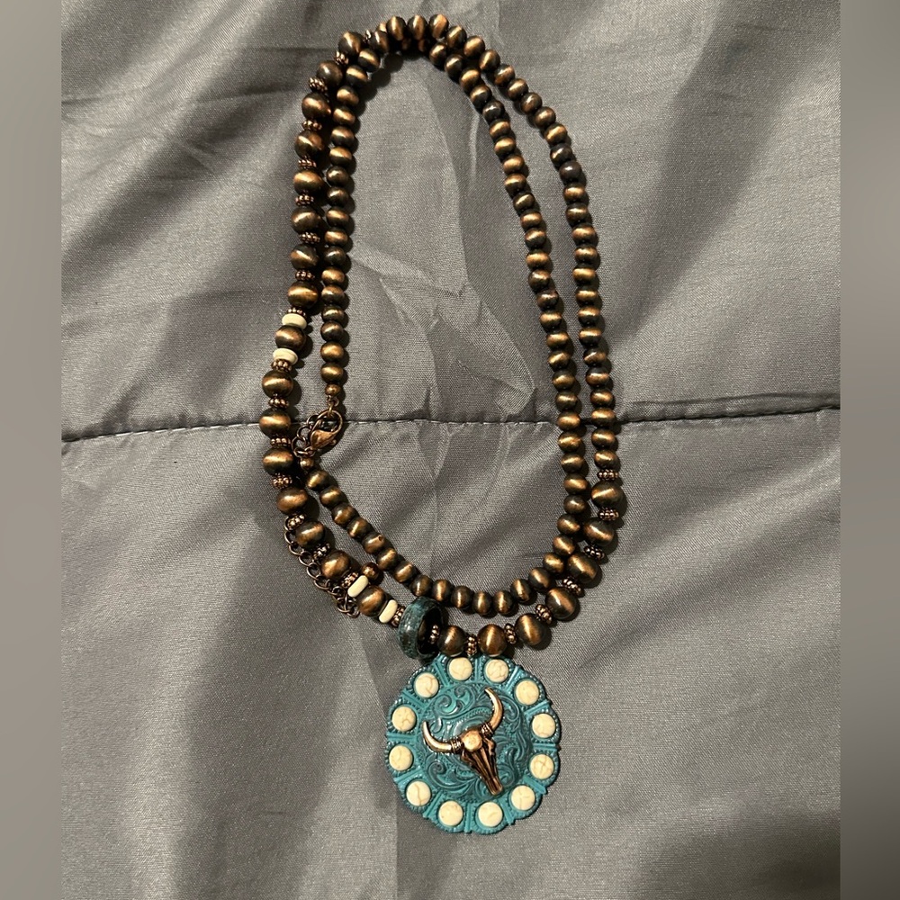 Turquoise longhorn necklace